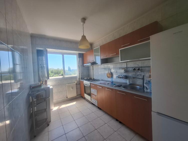 Apartament 3 camere!