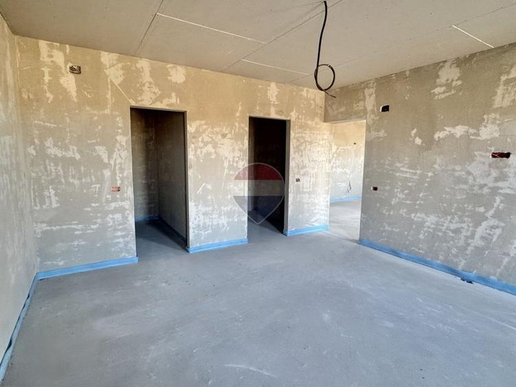 Casă cu 4 camere la alb de vânzare in Livada de Bihor