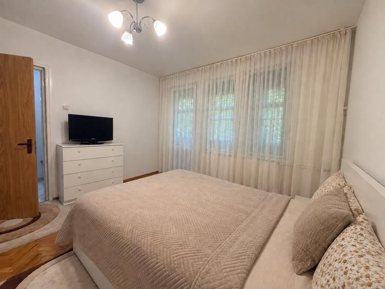 3 Camere Decomandat Reabilitat Termic Boxa 8 mp