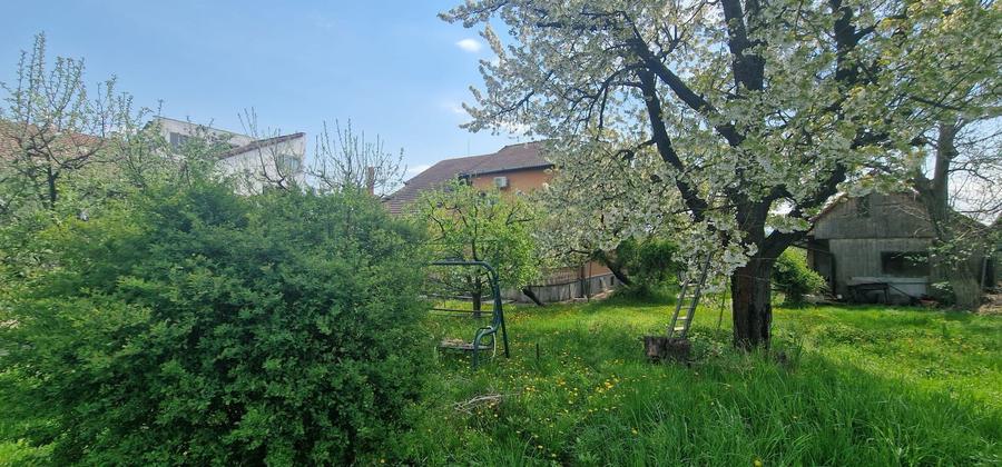 Casa - 1500 mp de teren - zona rezidențială schit