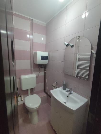 Apartament 3 camere, 2 bai , cu grădină, parcare, Cartier Tractorul