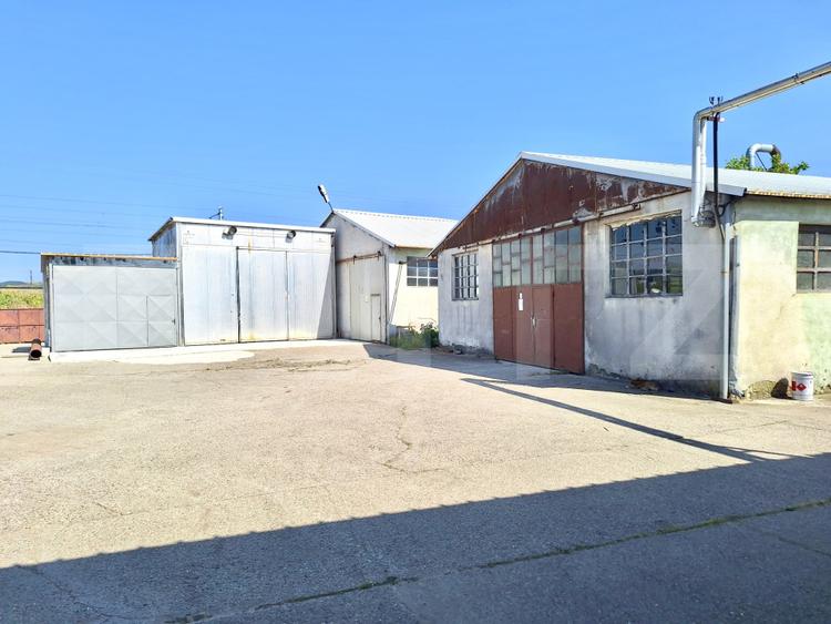 Teren industrial 4.150 mp cu 3 hale moderne cu utilități,acces dublu stradal