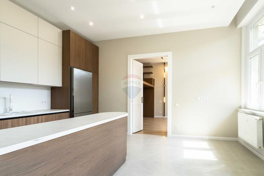 Apartament cu 3 camere de vânzare ultracentral str. Vasile Alecsandri