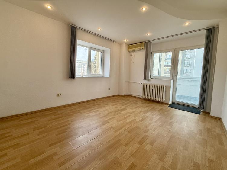 Apartament / Birou 3 camere decomandat, 95 mp, 2 bai + 2 balcoane | Decebal