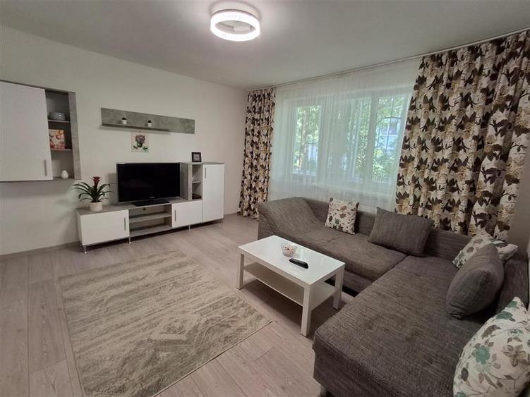 Apartament 3 camere decomandat balcon zona B-dul Mihai Viteazu