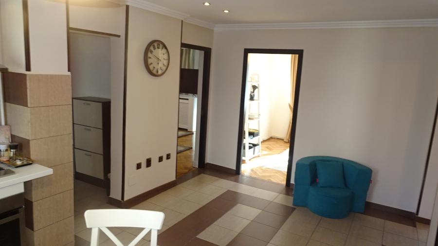 Inchiriez apartament cu 4 camere decomandat in Deva, Kogalniceanu (Pacii), et. 2