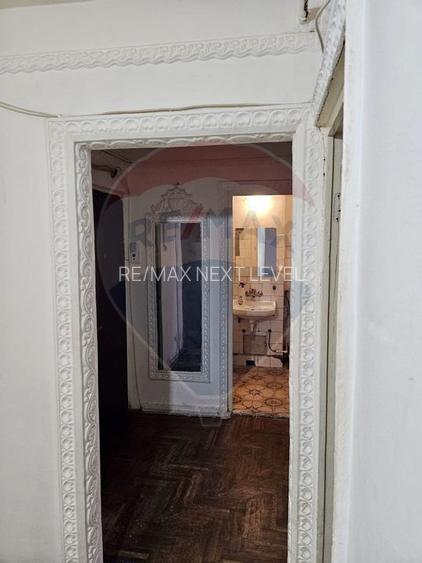 Apartament cu 2 camere decomandat de vanzare, etaj 1, zona Milcov - 9