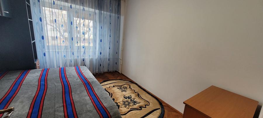 Apartament 3 camere decomandat - Dacia - 550 euro/luna (Cod E2+E7)