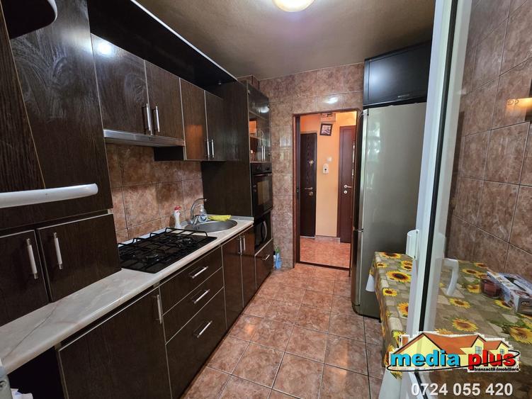 Apartament 3 camere de vânzare în Micro 16 – Galați