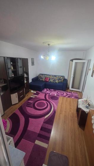 2 Camere,decomandat,Zona CET