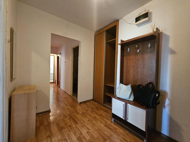 Trafic Greu Nasaud trei camere dec doua grupuri sanitare et 4/8 reabilitat liber