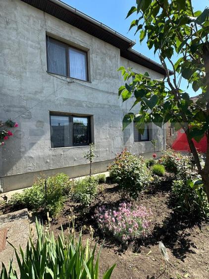Apartament 3 camere la casa cu gradina si curte generoasa