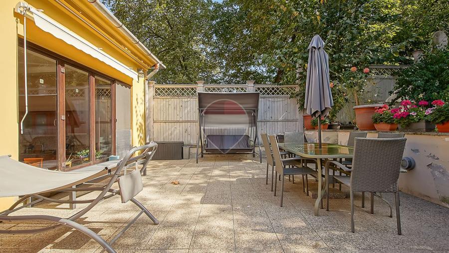 3 camere în Centrul Istoric: 90 mp, curte privată și vedere spre Tampa