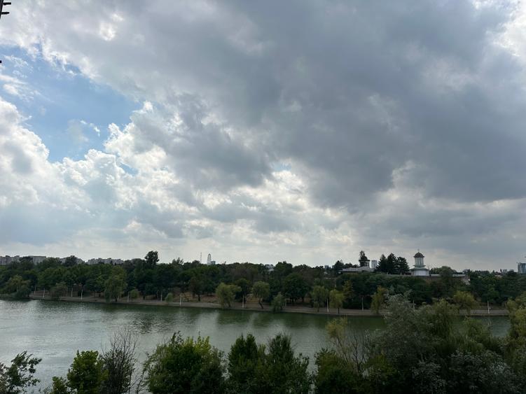 Apartament în One Lake District,parcare inclusă,vedere la lac