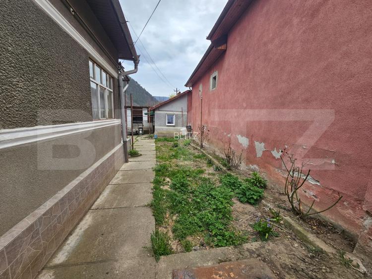 Casă spațioasă cu 4 camere, bucătărie de vară și teren, Cugir - 4