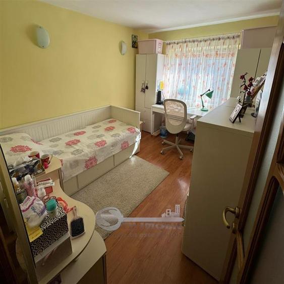 Apartament cu 3 camere - 71 m.p.- Nicolina 2, geam la baie