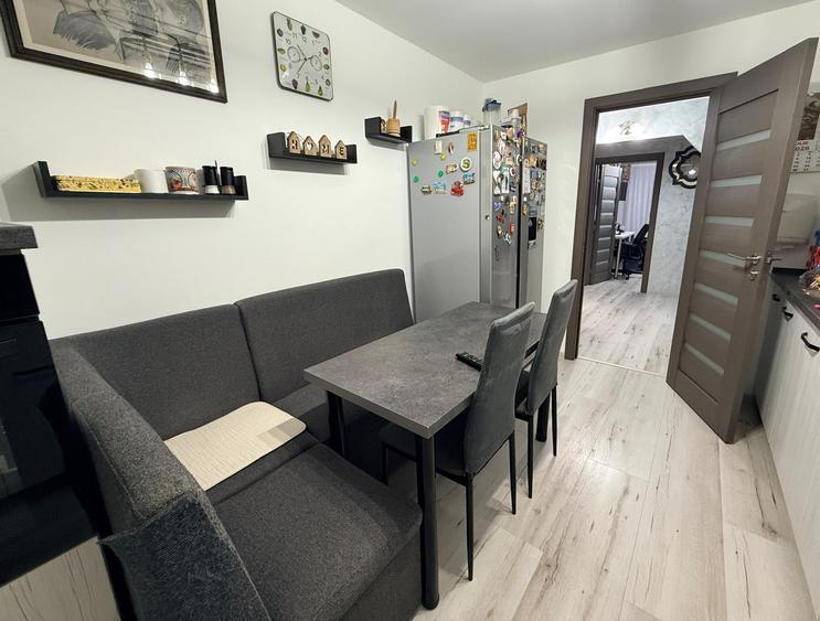 Apartament 4 camere zona Parcul Curcubeului , renovat , mobilat