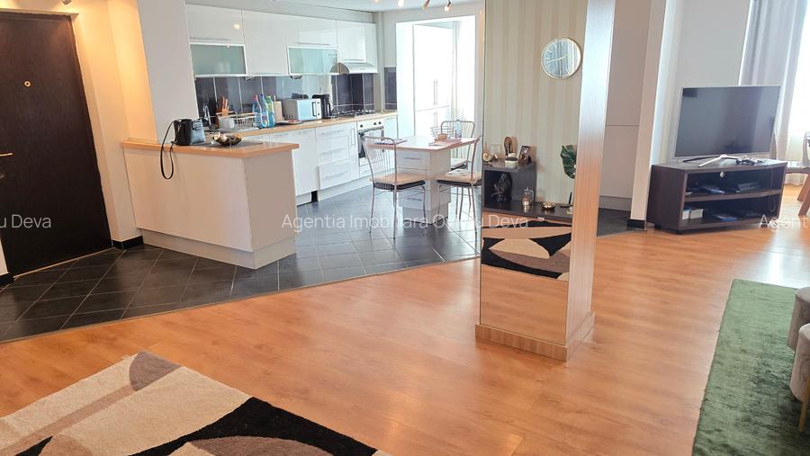Vand apartament 3 camere decomandat in Deva, zona Dorobanti, etaj 1, mobilat - 2