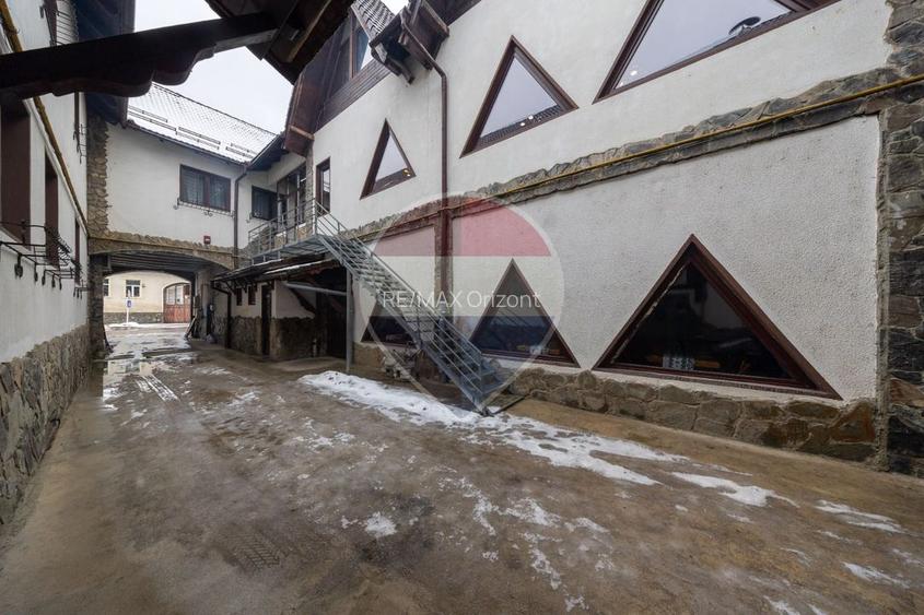 Pensiune cu restaurant și spații comerciale, central Râșnov - 30