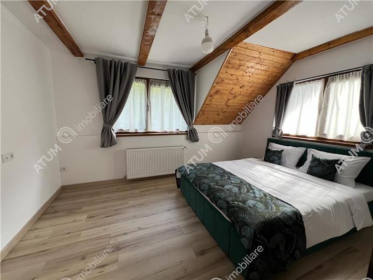 Cabana cu 7 camere 7 bai si teren 1000 mp zona Valea Avrigului