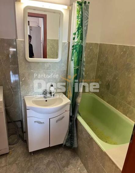 Inchiriez apartament 3 camere Zona Modern
