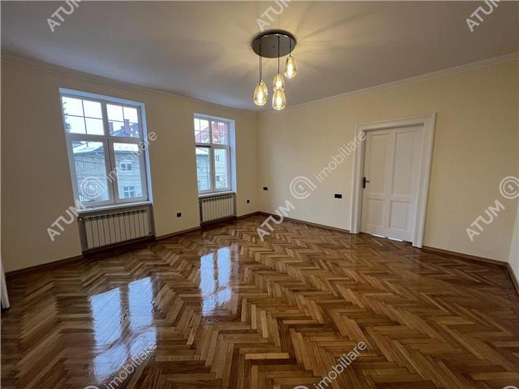 Spatiu de birouri complet renovat cu 3 camere si 2 bai zona centrala