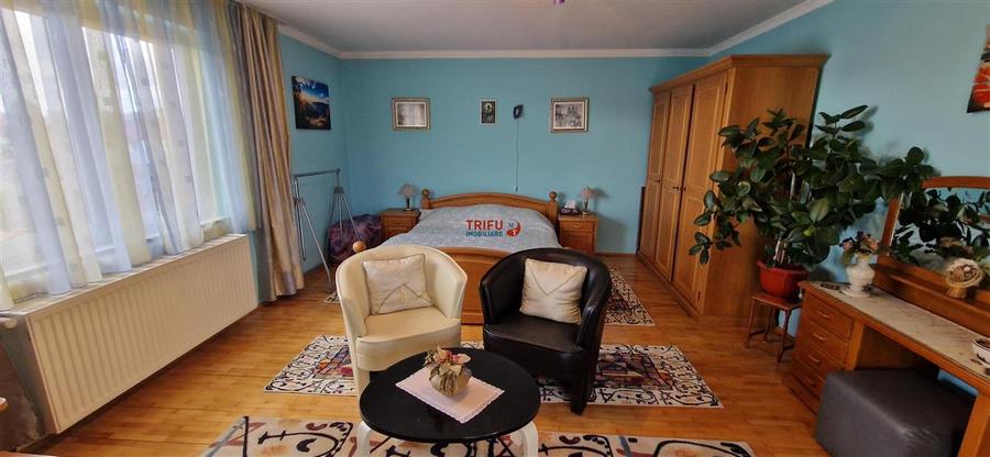 Casa cu 912mp teren 5 camere strada asfaltata