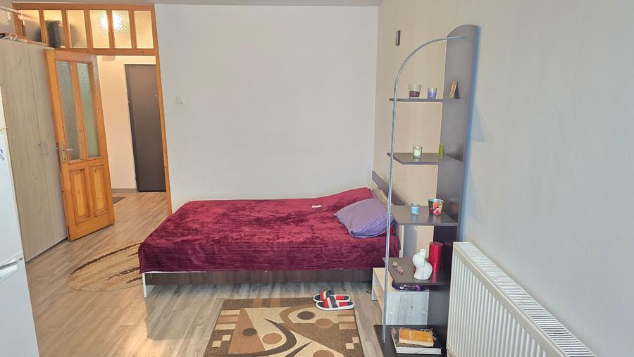 Vand garsoniera in Deva, zona Marasti, suprafata utila 28 mp, etaj 3, mobilata