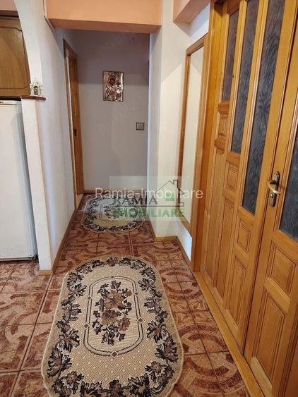 Apartament 3 camere decomandat, etaj 1, 2 balcoane și garaj – Râșnov