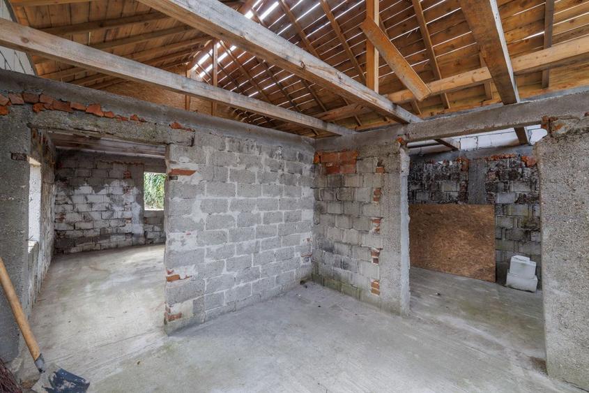 Casa+teren 2.140 mp de vanzare – Ciesti, Lunca Corbului– la doar 30 km Pitesti