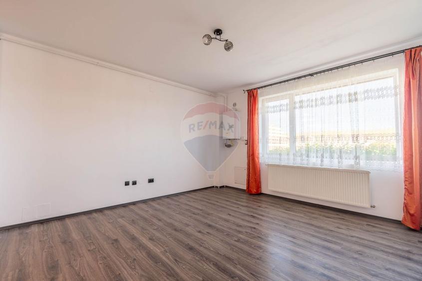 Apartament 3 camere de vanzare Floresti, Eroilor 80 zona Profi Parcare
