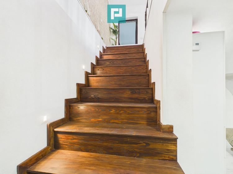Apartament spațios cu 3 camere, zona centrală