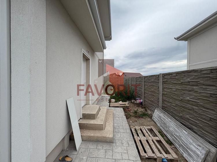Duplex in Sanandrei | Toate utilitatile | 2 bai | Poarta acces auto |