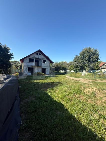 Casa Duplex la rosu, 222 mp utili, teren 423 mp, Burdujeni, Suceava