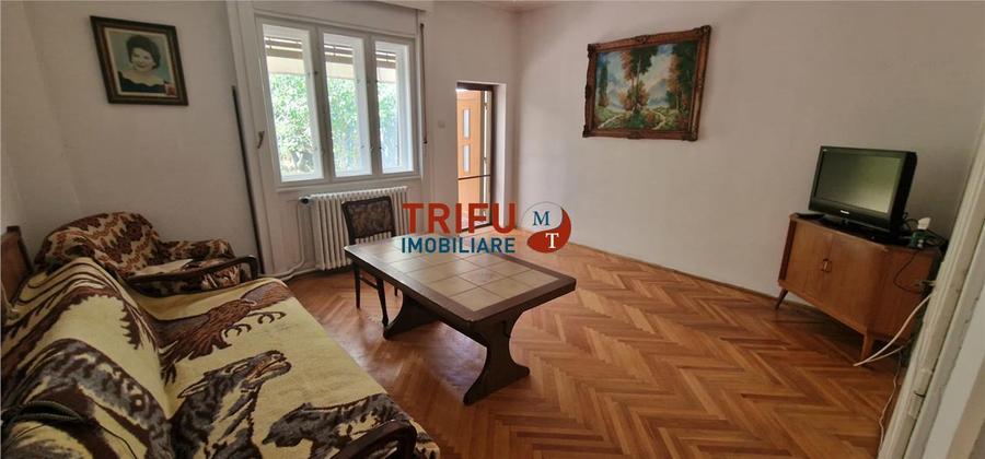 Casă individuală cu curte verde, pe cea mai frumoasă stradă