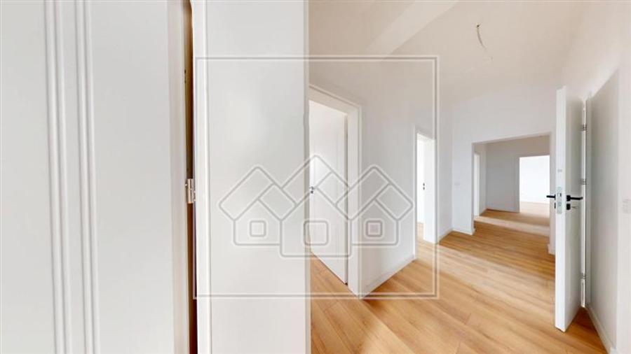 Ap 3 camere, 2 bai, spatios, balcon mare, zona buna, parcare subterana