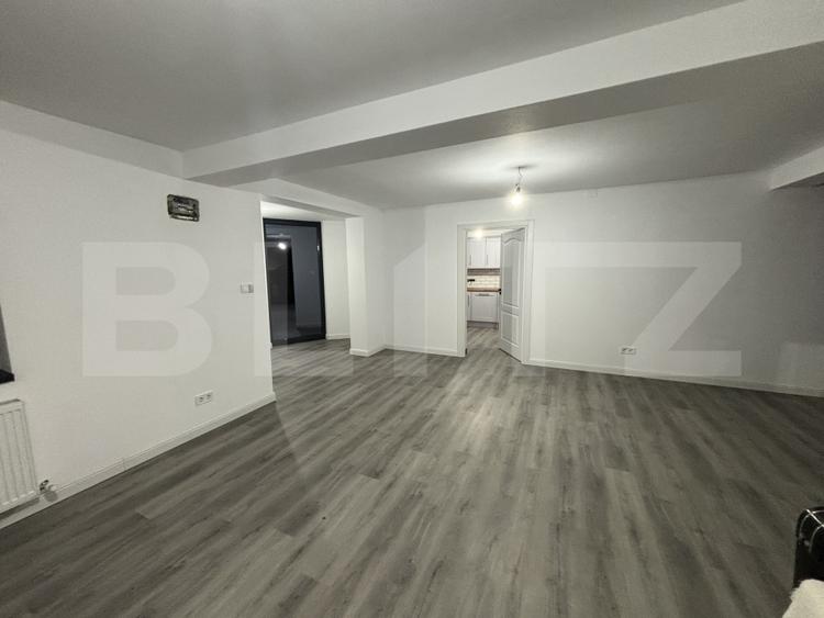 Casa de vanzare, cu 3 camere