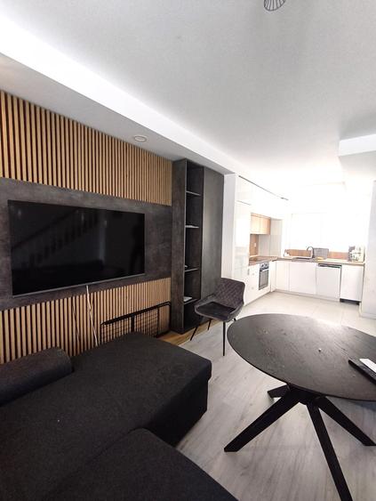Cosmopolis-Vila Exclusivista-2 locuri de parcare-disponibila 10.10-1200 EUR