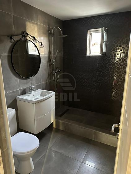 Apartament 3 camere semidecomandat zona Florilor
