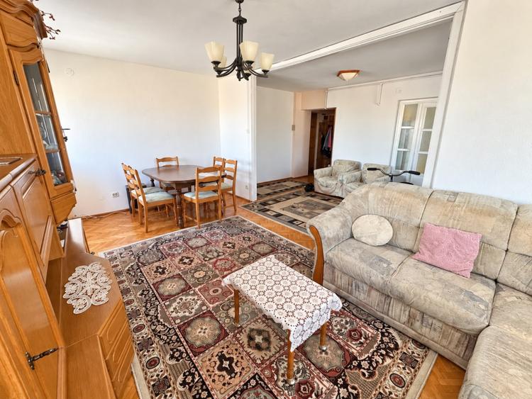 Apartament 3 camere| 81 mp + 2 balcoane| zona Centru