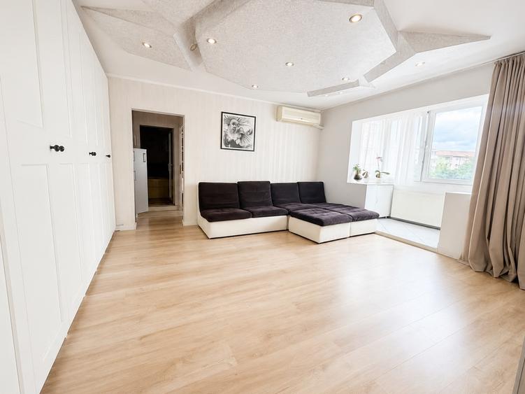 Apartament cu 3 camere de vanzare in Oradea, etajul 2 , Iosia