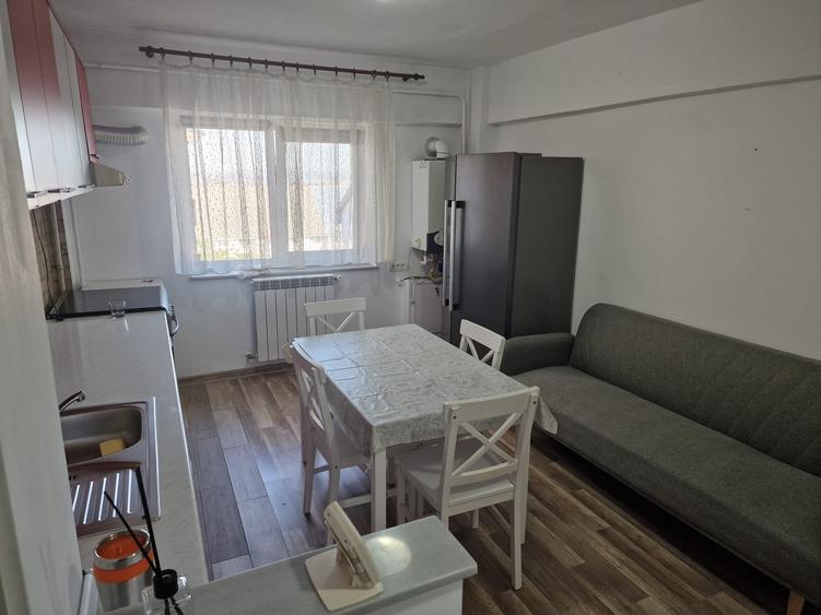 De Inchiriat Apartament 3 camere Obcini
