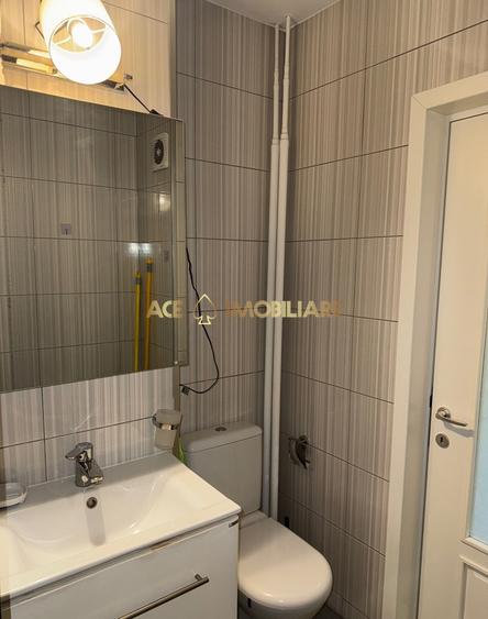 2 Camere de inchiriat | Universitate | Metrou | Centrala | Mobilat |