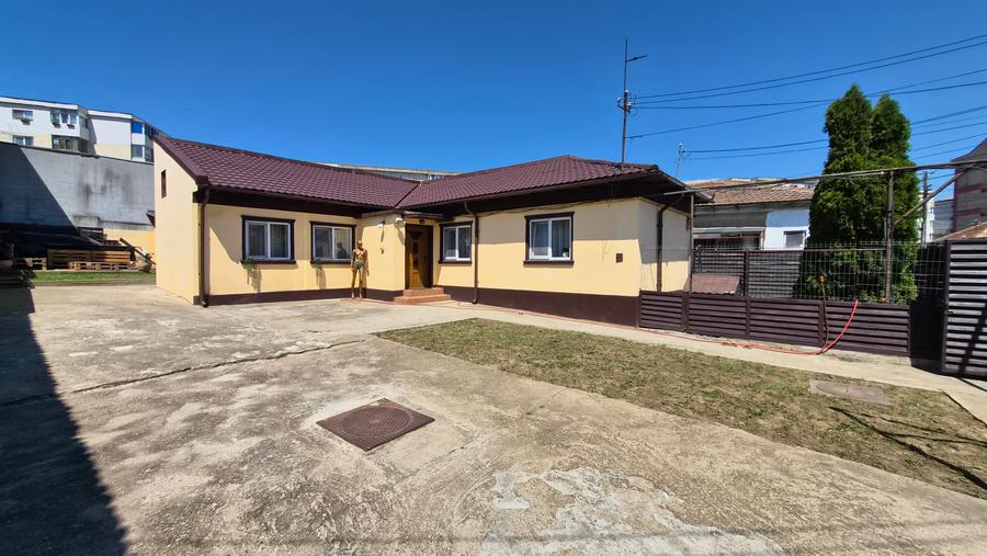 Anadalchioi- zona de case -Casa parter (doua corpuri)+ teren 449 mp