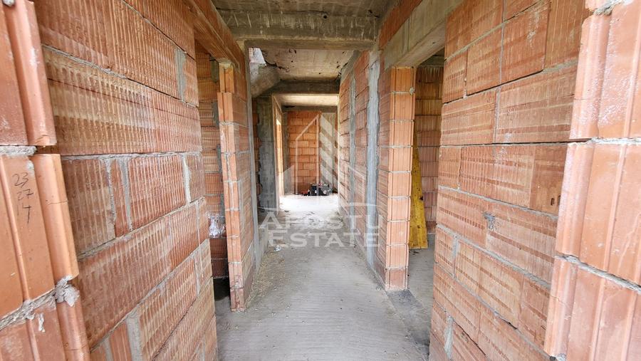 Jumatate de duplex la cheie,4 camere,constructie 2024 Mosnita Noua