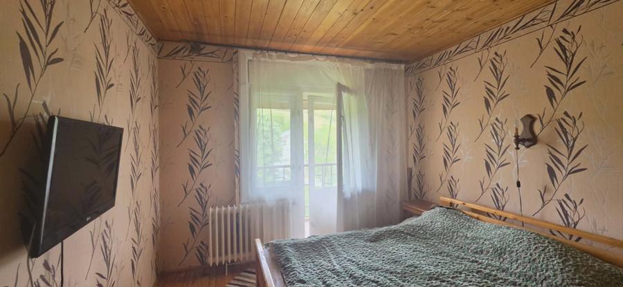 Casă cu teren 3.000 mp de vânzare, str. Adevărului-CV0529