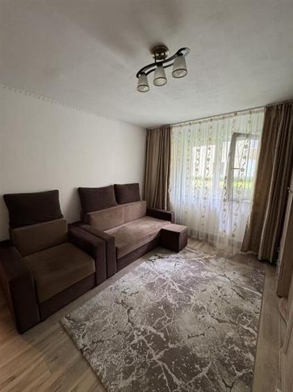 Apartament 2 camere,  beci, loc de parcare. Zona Noua