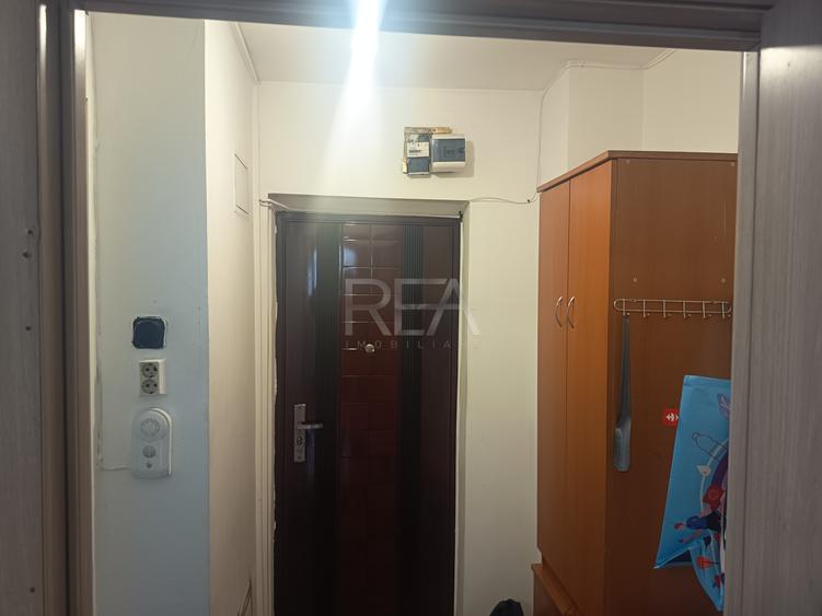 Garsonieră 32 mp | Piața Veteranilor | 3 min Metrou | Etaj 3 |