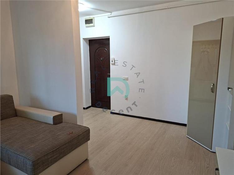 Apartament 2 camere, Tractorul, intermediar, loc de parcare, etaj 1