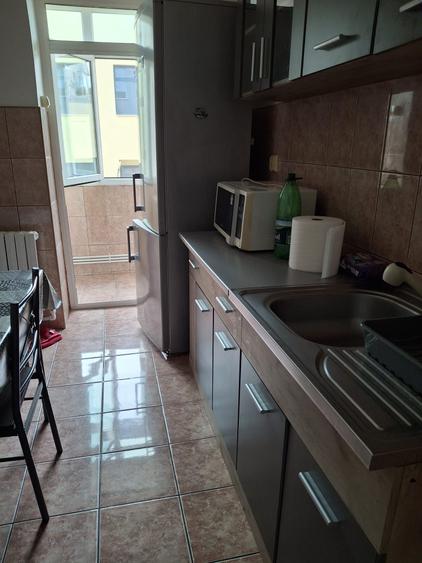 City moll , Tomis 3 , 2 camere etaj 2